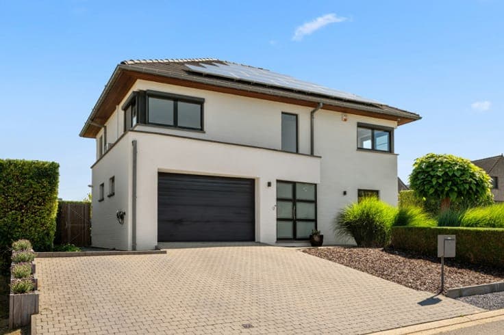 Energy-efficient (EPC B) villa with high-quality finishes