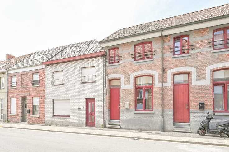 Instapklare woning met twee slaapkamers nabij centrum Izegem
