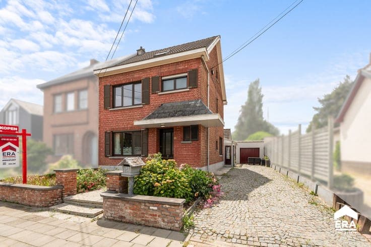Semi-detached family home in Herent