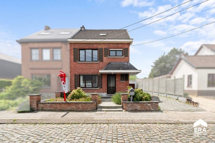 Semi-detached family home in Herent
