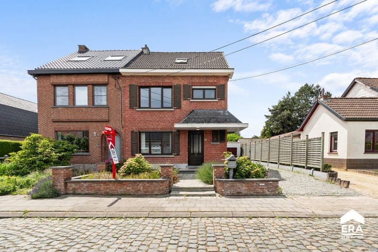 Semi-detached family home in Herent