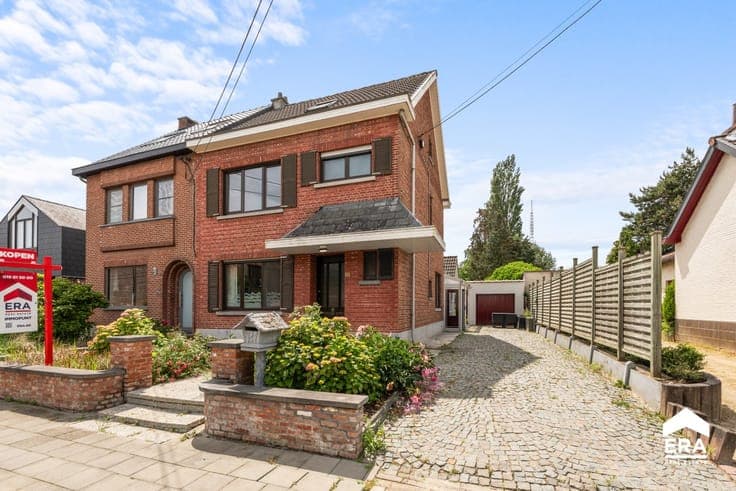 Semi-detached family home in Herent