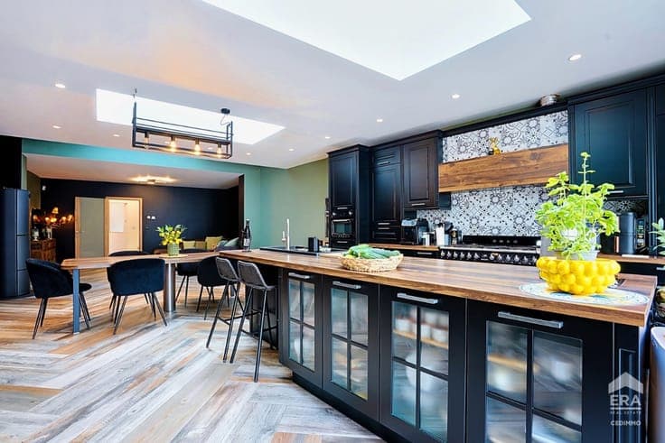 SPACIOUS, FULLY RENOVATED 3-BEDROOM HOUSE WITH GARAGE