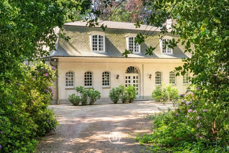 Hidden villa estate in nature