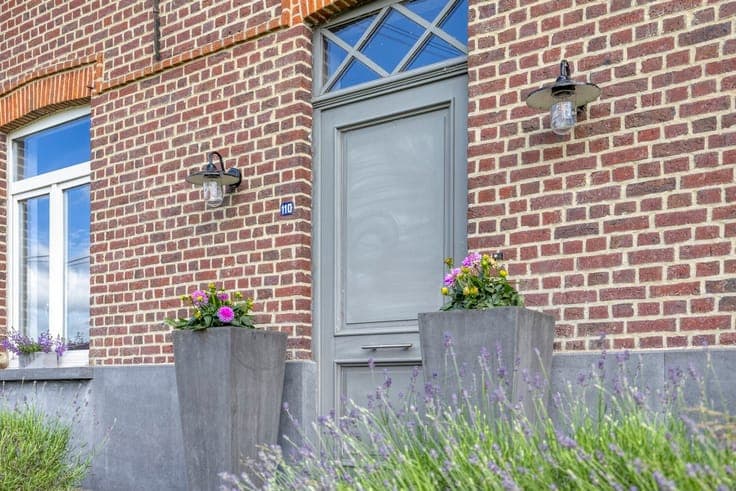 INSTAPKLARE HOEVEWONING MET STALLINGEN EN WEIDEN