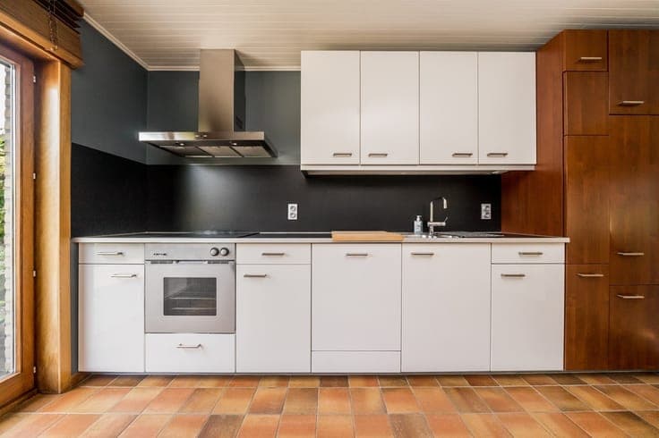 Semi-detached house (206 m²) with 5 bedrooms, a yard, and a