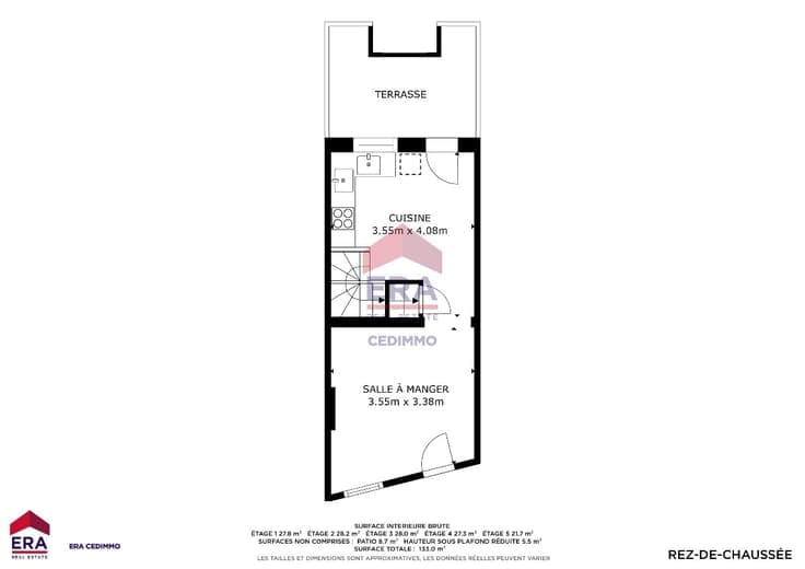 3-BEDROOM HOUSE WITH PRIVATE COURTYARD!