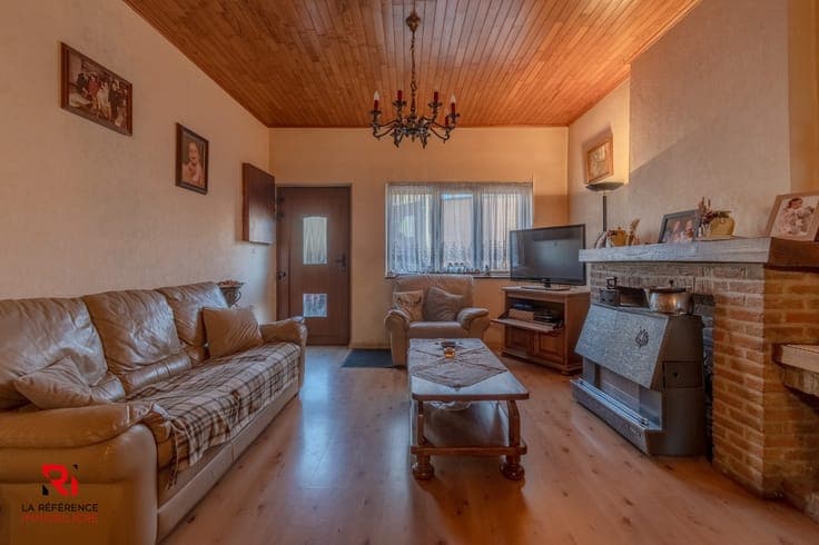 🏡 FOR SALE – 3-Bedroom House with Garden