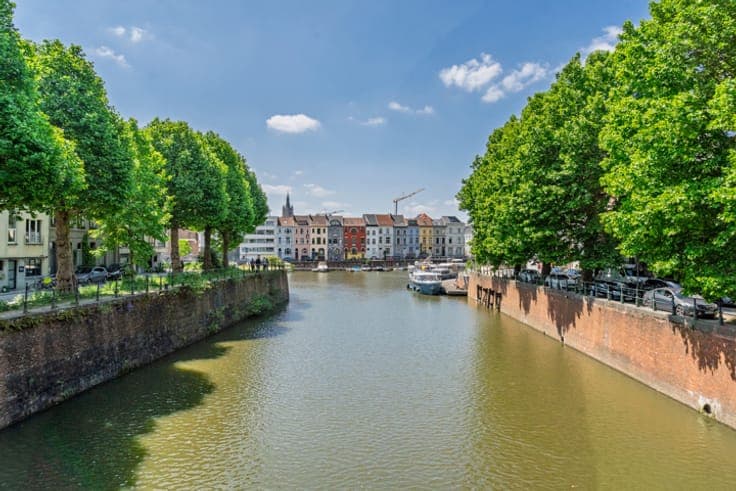 A 4-bedroom property on the banks of the Leie in Ghent