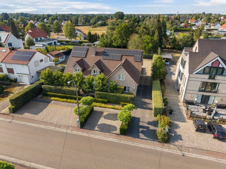 Unique ready-to-move-in villa with former doctor's practice