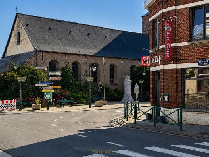 Te koop, Handelspand met ruime woonst op commerciële topl...