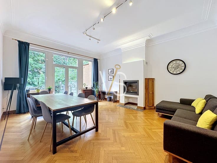 MAGNIFICENT 9 BEDROOM MASTER HOUSE WITH GARAGE AND GARDEN