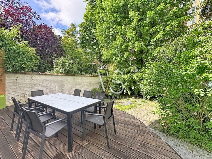 MAGNIFICENT 9 BEDROOM MASTER HOUSE WITH GARAGE AND GARDEN