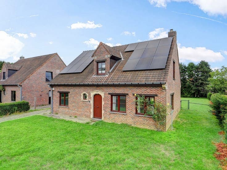 Spacious detached house with large garden in Tervuren