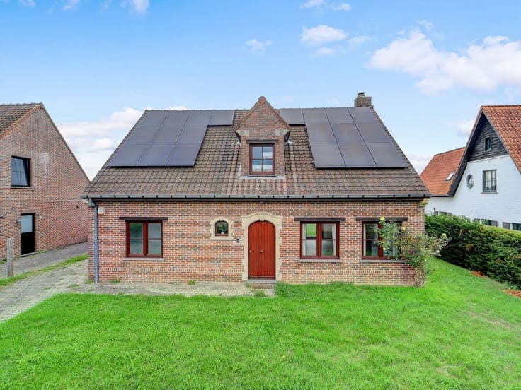 Spacious detached house with large garden in Tervuren