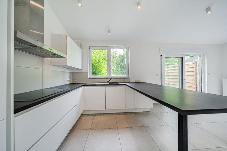 Renovated 4-bed house with terrace & garden – Arlon