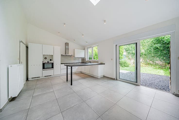 Renovated 4-bed house with terrace & garden – Arlon