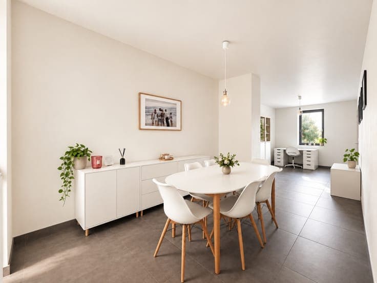 Te koop, stijlvol gerenoveerde ruime woning met zonnige t...