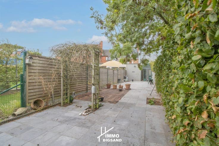 Zeer ruime woning te koop met 4 slaapkamers in Marke met ...
