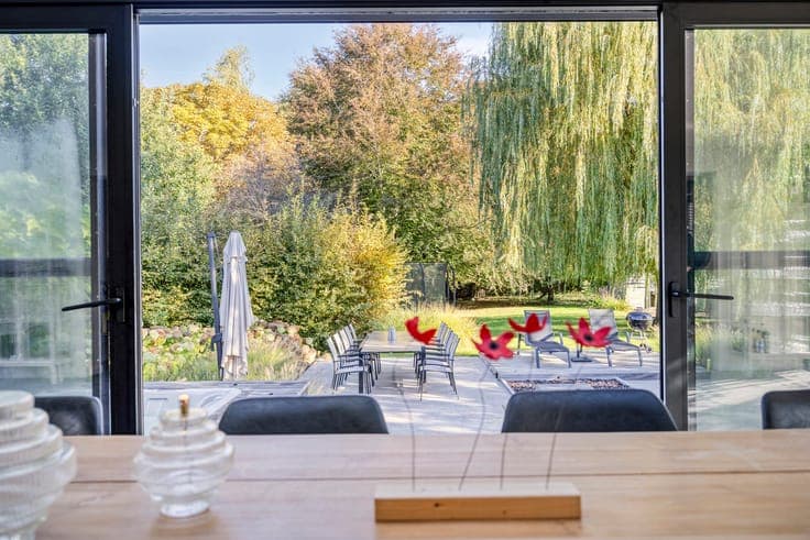 Spacious, move-in ready family home with beautiful garden