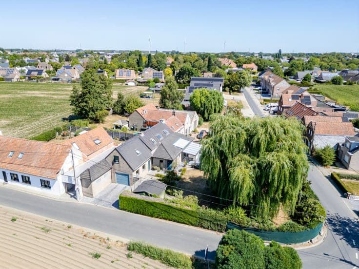 Instapklare woning in rustige woonwijk in Zwevegem