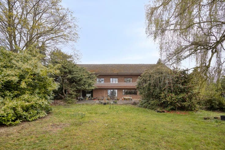 Character villa of 410 m² on 18a in Kaggevinne
