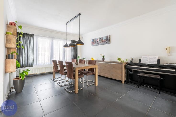 Veelzijdige woning met grote tuin en praktijkmogelijkheid...