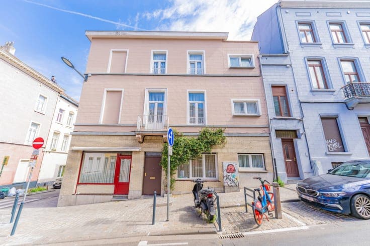 Beautifully renovated character home with 6 bedrooms