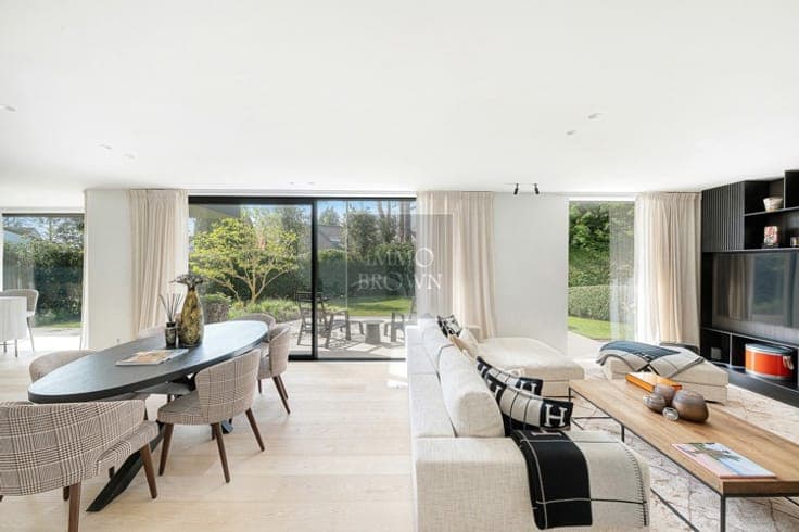 Villa for sale in Knokke, residential and secluded location