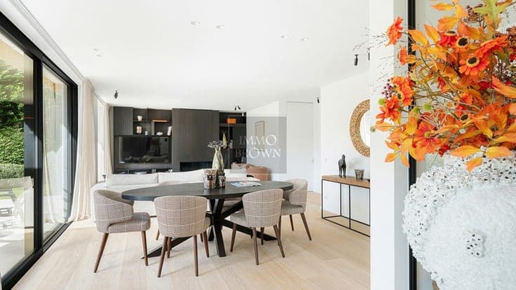 Villa for sale in Knokke, residential and secluded location