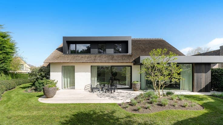 Villa for sale in Knokke, residential and secluded location
