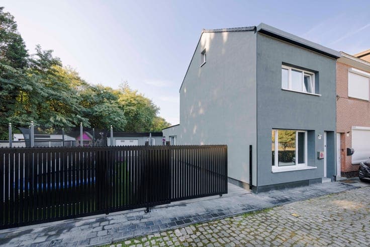 Tot in de puntjes gerenoveerde woning in Burcht