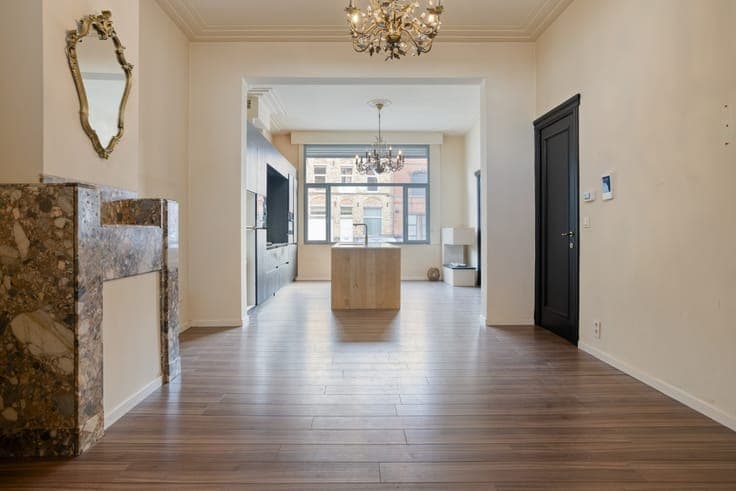 Karaktervolle halfopen herenwoning met 6 slaapkamers en t...