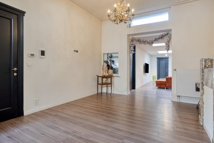 Karaktervolle halfopen herenwoning met 6 slaapkamers en t...
