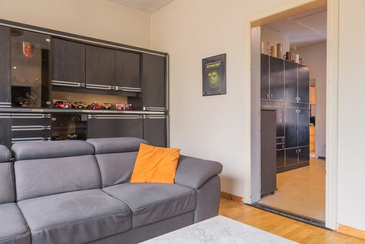 Halfopen woning op een perceel van 532 m² met ruime garag...