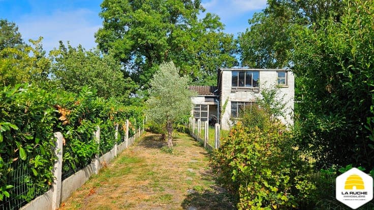 Coquette maison rénovée 65m² nets, 2ch, terr+jardin, élec ok