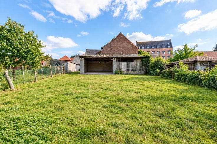 Detached house situated on a plot of 76A70 in Pepingen
