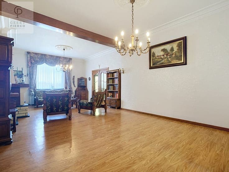 Deze charmante halfopen woning is gelegen in het landelij...