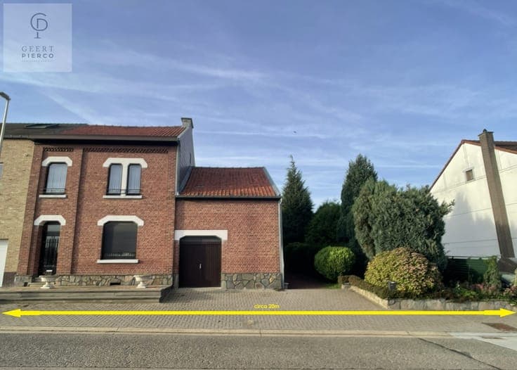 Deze charmante halfopen woning is gelegen in het landelij...
