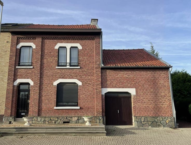 Deze charmante halfopen woning is gelegen in het landelij...