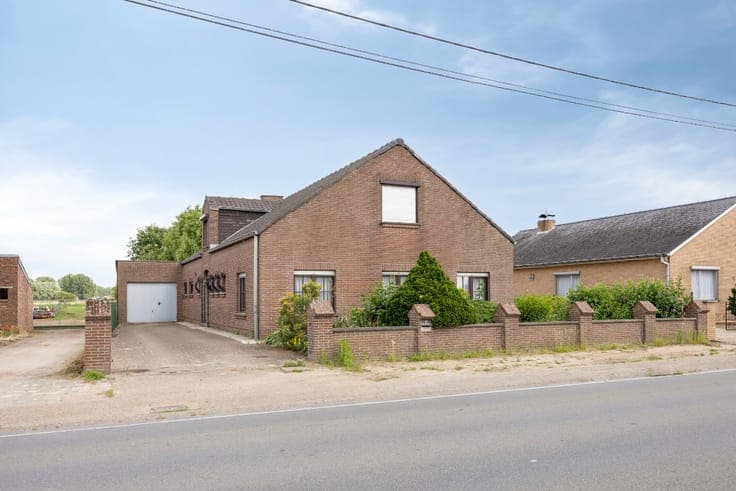 Open bebouwing met ruime tuin en uitzicht op groen