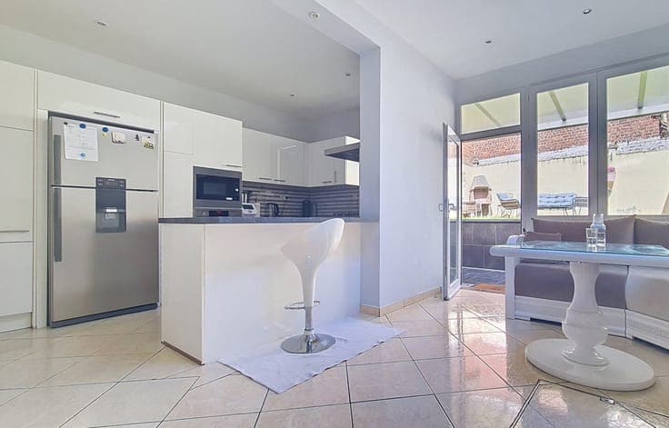 Renovated 4-bedroom house with a terrace and garden