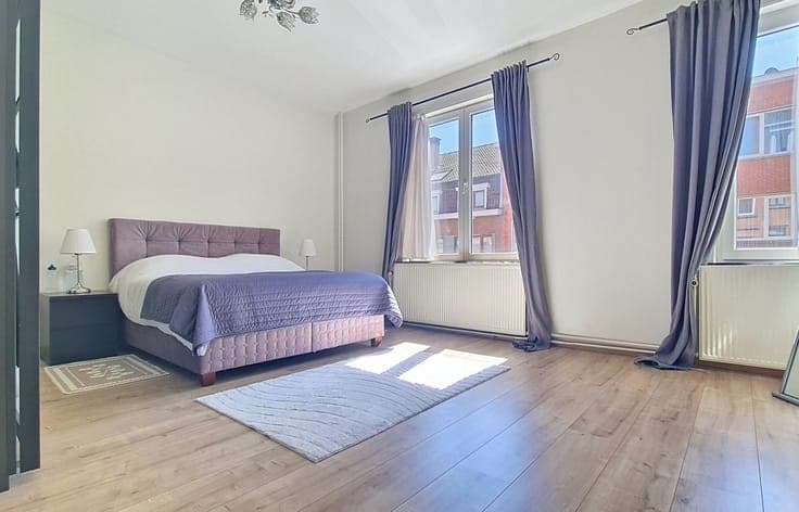 Renovated 4-bedroom house with a terrace and garden