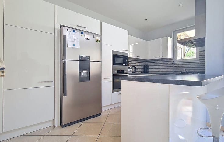 Renovated 4-bedroom house with a terrace and garden