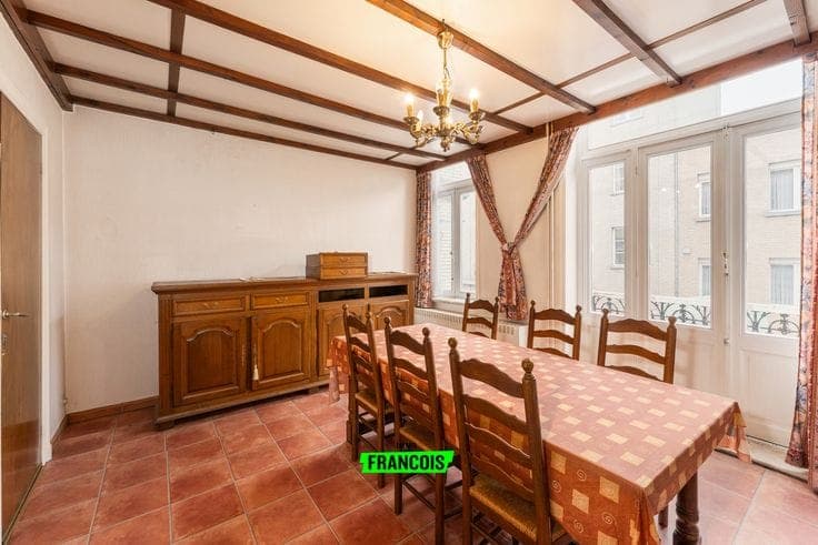Characterful town house with lots of potential and a courty…