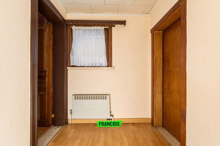 Characterful town house with lots of potential and a courty…