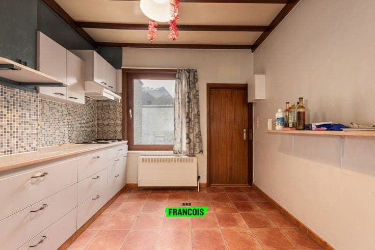 Characterful town house with lots of potential and a courty…