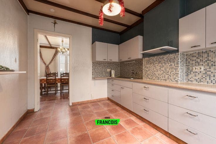 Characterful town house with lots of potential and a courty…