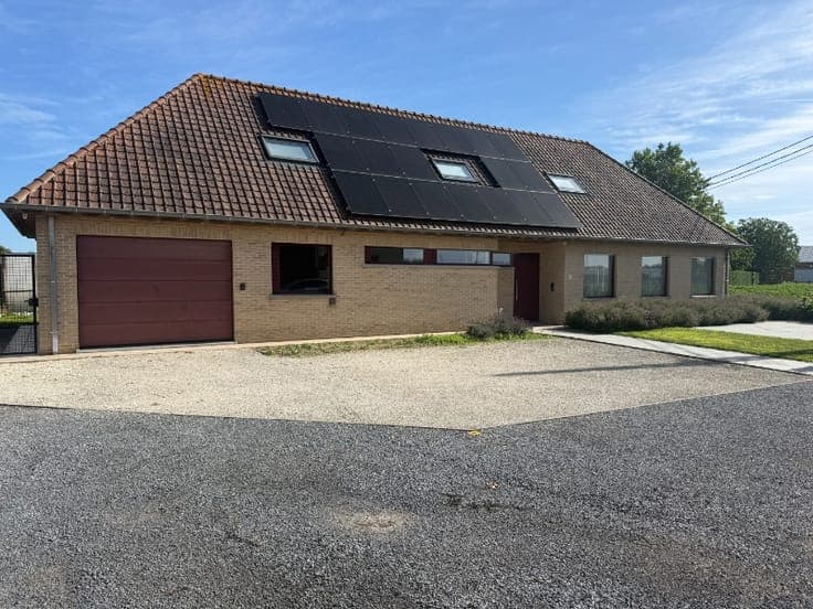 Ruime villa op een landelijke perceel met een oppervlakte...