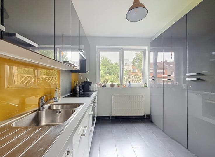BERCHEM-SAINTE-AGATHE - 5 bedroom house with garden +/-212m²